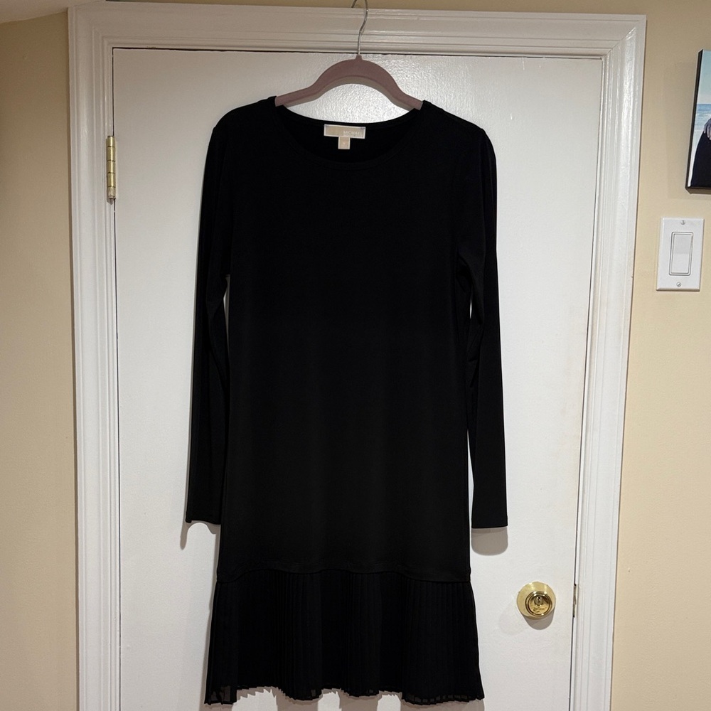 Michael Kors Black Long-Sleeve Pleated-Hem Shift Dress